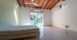 A0198 ALQUILO CASA EN LAMBARÉ, CONDOMINIO PLAZA DE LOS MANGOS