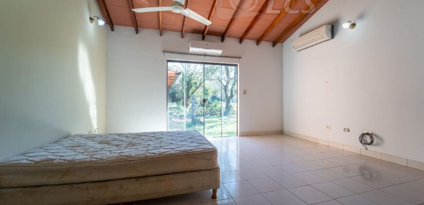 A0198 ALQUILO CASA EN LAMBARÉ, CONDOMINIO PLAZA DE LOS MANGOS