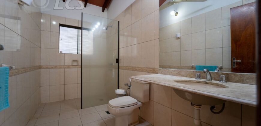 A0198 ALQUILO CASA EN LAMBARÉ, CONDOMINIO PLAZA DE LOS MANGOS