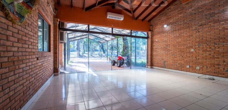 A0198 ALQUILO CASA EN LAMBARÉ, CONDOMINIO PLAZA DE LOS MANGOS