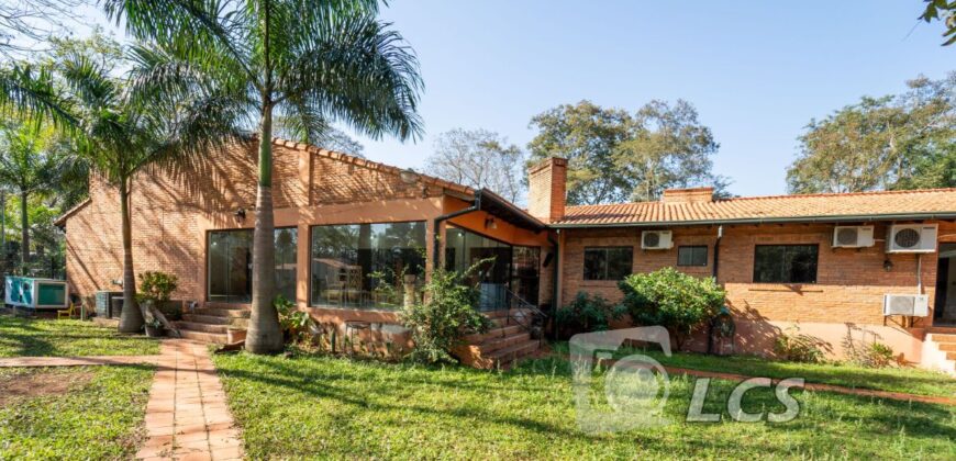 A0198 ALQUILO CASA EN LAMBARÉ, CONDOMINIO PLAZA DE LOS MANGOS