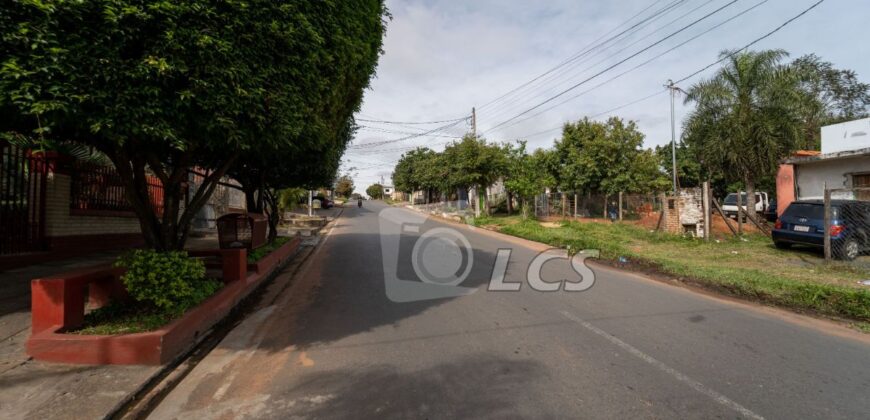 0185 TERRENO EN LAMBARÉ, BARRIO SAN ISIDRO