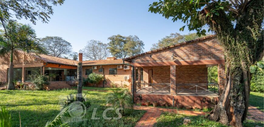 A0198 ALQUILO CASA EN LAMBARÉ, CONDOMINIO PLAZA DE LOS MANGOS