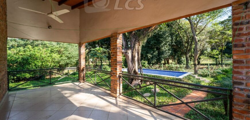 A0198 ALQUILO CASA EN LAMBARÉ, CONDOMINIO PLAZA DE LOS MANGOS