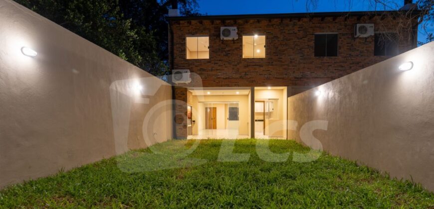 0181 DUPLEX EN LAMBARÉ, ZONA YACHT Y GOLF CLUB