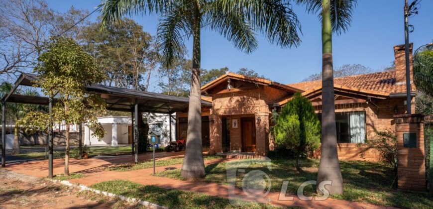 A0198 ALQUILO CASA EN LAMBARÉ, CONDOMINIO PLAZA DE LOS MANGOS