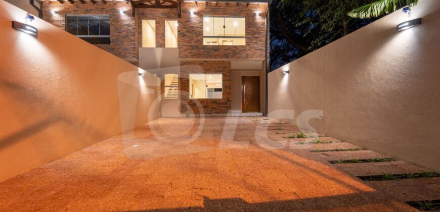 0181 DUPLEX EN LAMBARÉ, ZONA YACHT Y GOLF CLUB