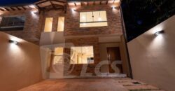0181 DUPLEX EN LAMBARÉ, ZONA YACHT Y GOLF CLUB