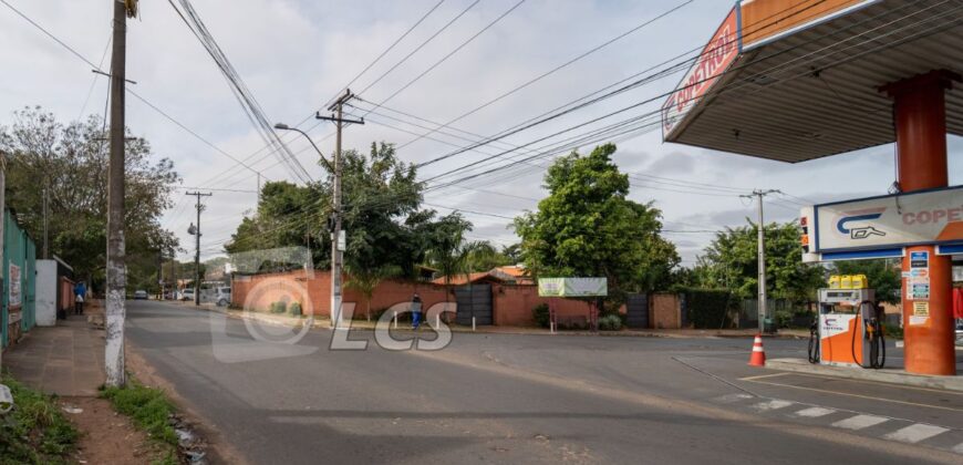 0184 TERRENO EN LAMBARÉ, ZONA SUPERMERCADO EL PUEBLO