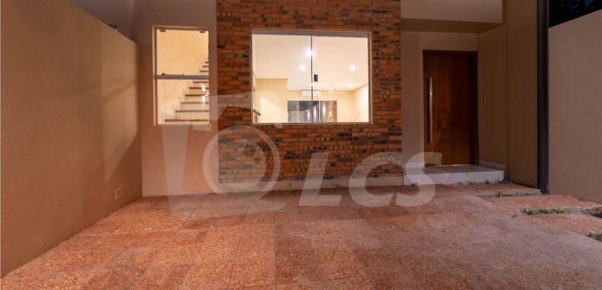 0181 DUPLEX EN LAMBARÉ, ZONA YACHT Y GOLF CLUB