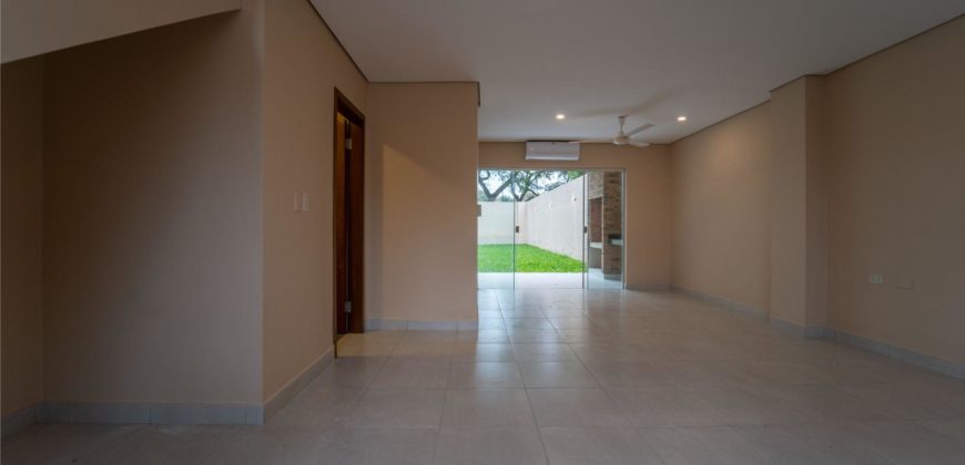 0181 DUPLEX EN LAMBARÉ, ZONA YACHT Y GOLF CLUB