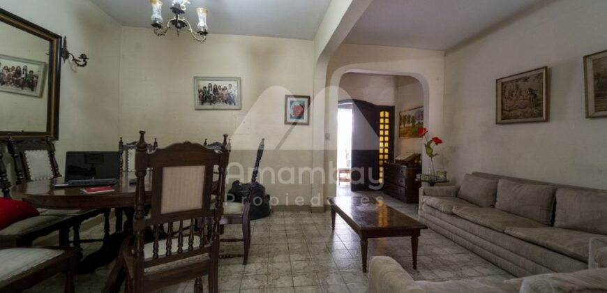0233 CASA EN BARRIO VILLA MORRA, ZONA AVDA. SAN MARTÍN