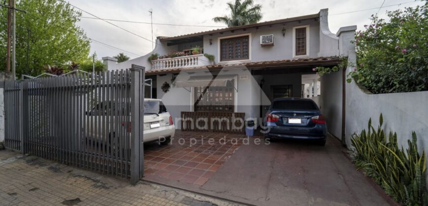 0233 CASA EN BARRIO VILLA MORRA, ZONA AVDA. SAN MARTÍN