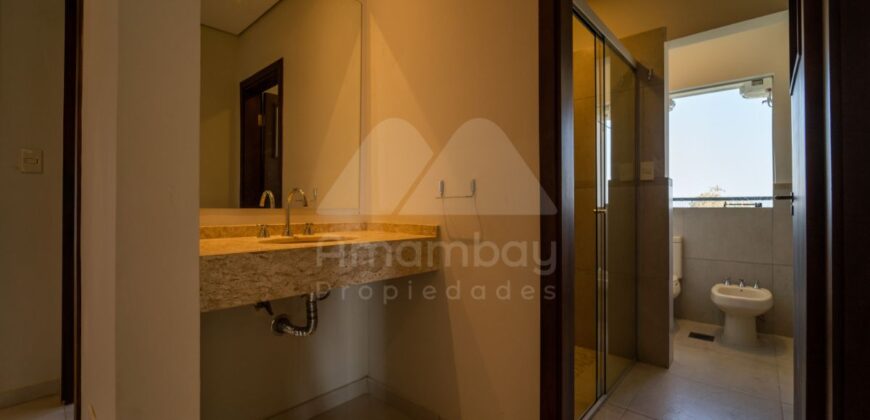0210 DEPARTAMENTO EN LAMBARÉ, ZONA YACHT Y GOLF CLUB