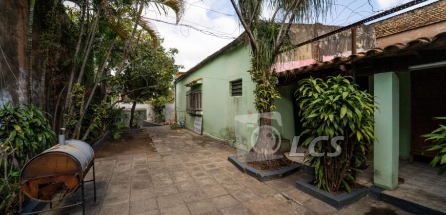 0216 CASA EN BARRIO LA ENCARNACIÓN, ZONA AVDA. COLÓN