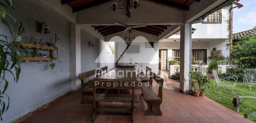 0233 CASA EN BARRIO VILLA MORRA, ZONA AVDA. SAN MARTÍN