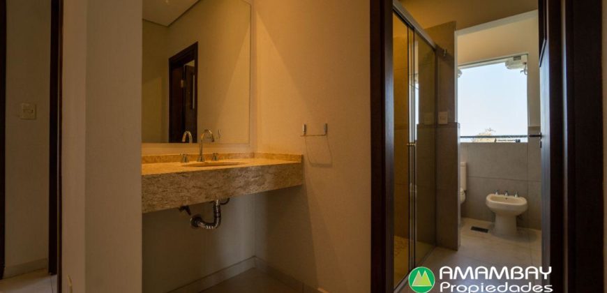 0210 DEPARTAMENTO EN LAMBARÉ, ZONA YACHT Y GOLF CLUB