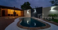 A0210 ALQUILO CASA EN LAMBARÉ, BARRIO KENNEDY