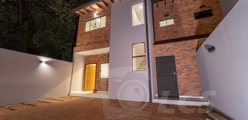 0235 DÚPLEX A ESTRENAR EN LAMBARÉ, ZONA YACHT Y GOLF CLUB