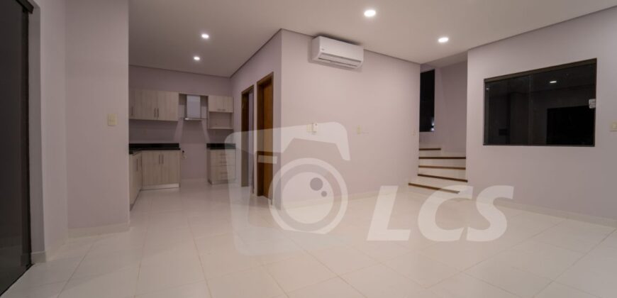 0235 DÚPLEX A ESTRENAR EN LAMBARÉ, ZONA YACHT Y GOLF CLUB
