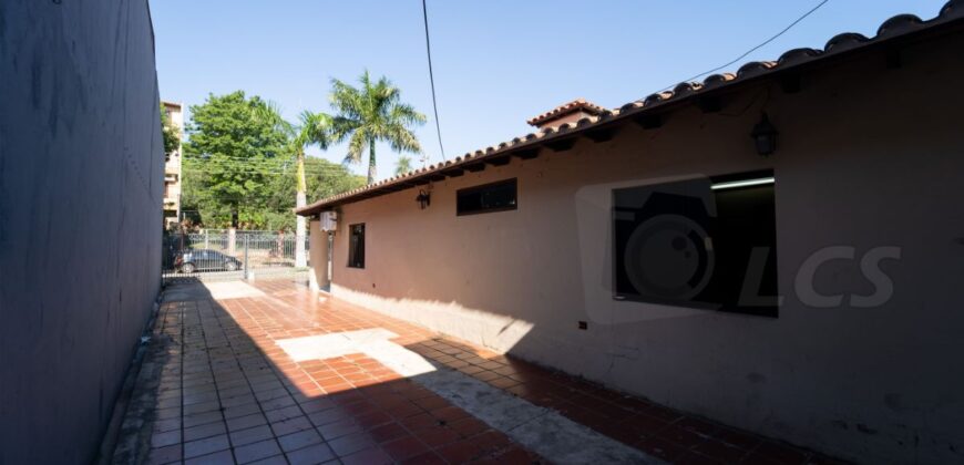 0240 CASA EN LAMBARE, ZONA CARRETERA DE LÓPEZ