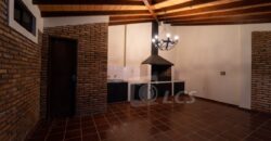 A0210 ALQUILO CASA EN LAMBARÉ, BARRIO KENNEDY