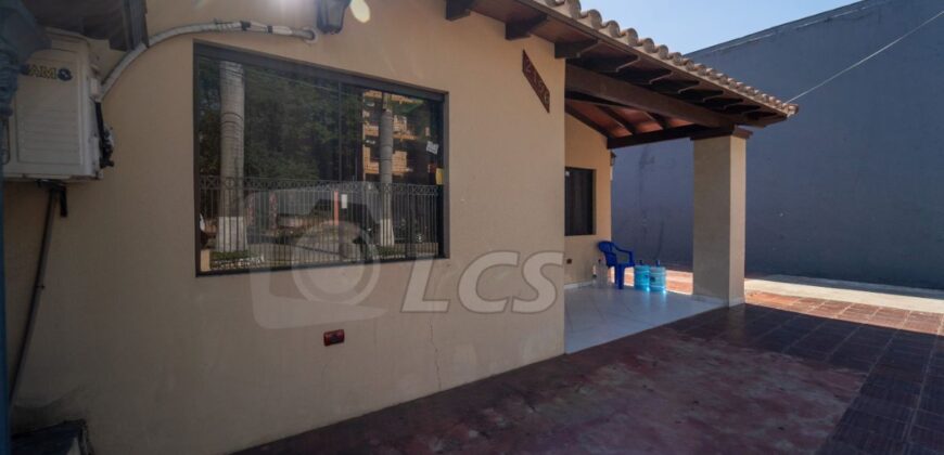 0240 CASA EN LAMBARE, ZONA CARRETERA DE LÓPEZ