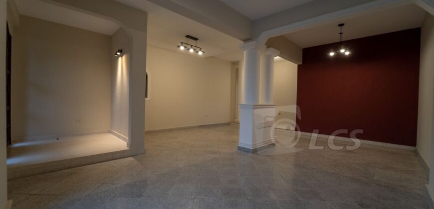 A0210 ALQUILO CASA EN LAMBARÉ, BARRIO KENNEDY