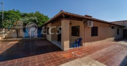 0240 CASA EN LAMBARE, ZONA CARRETERA DE LÓPEZ
