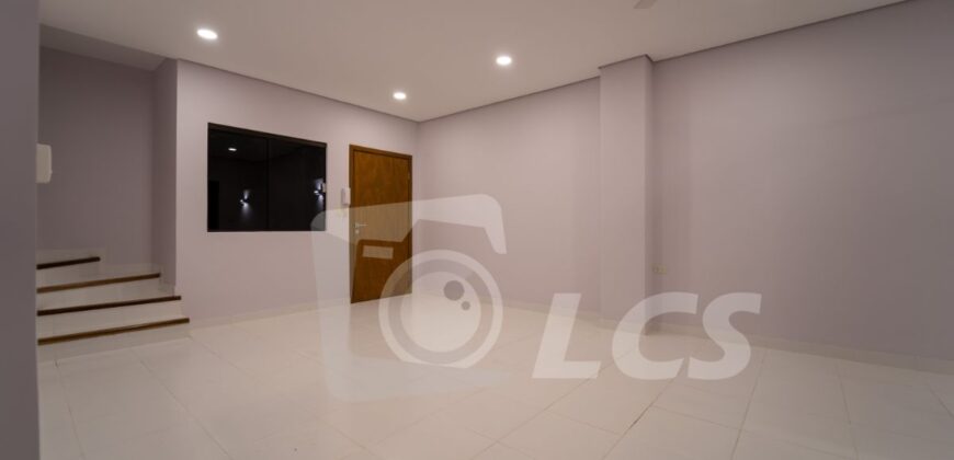 0235 DÚPLEX A ESTRENAR EN LAMBARÉ, ZONA YACHT Y GOLF CLUB