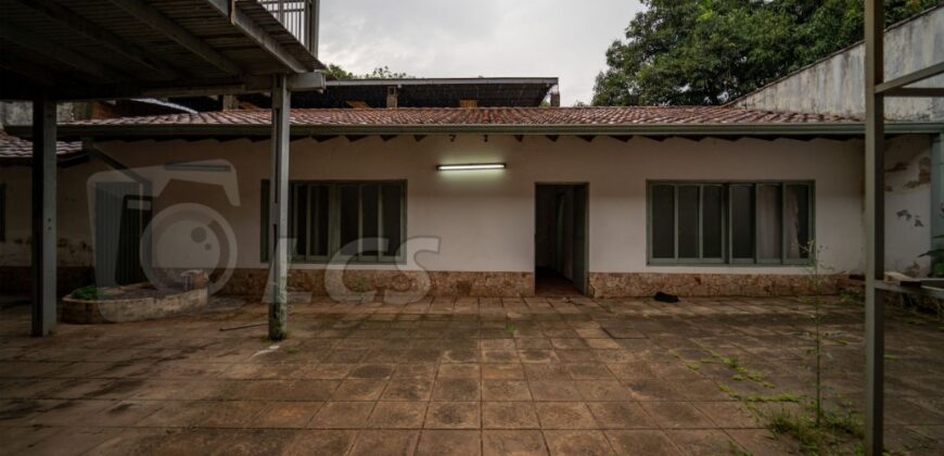 0238 CASA Y SALONES COMERCIALES EN FERNANDO DE LA MORA, ZONA MERCADO DE ABASTO