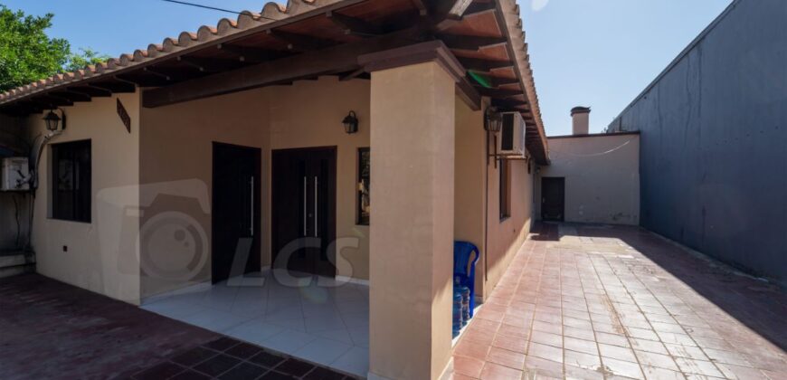 0240 CASA EN LAMBARE, ZONA CARRETERA DE LÓPEZ