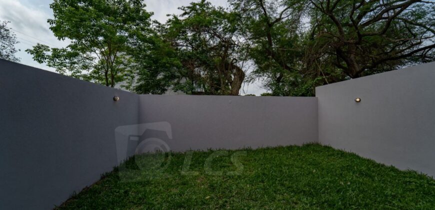 0235 DÚPLEX A ESTRENAR EN LAMBARÉ, ZONA YACHT Y GOLF CLUB
