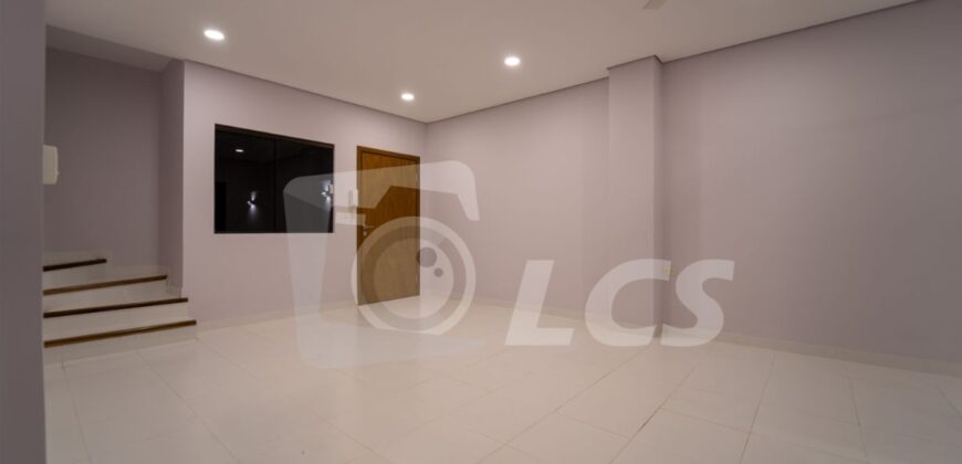 0235 DÚPLEX A ESTRENAR EN LAMBARÉ, ZONA YACHT Y GOLF CLUB