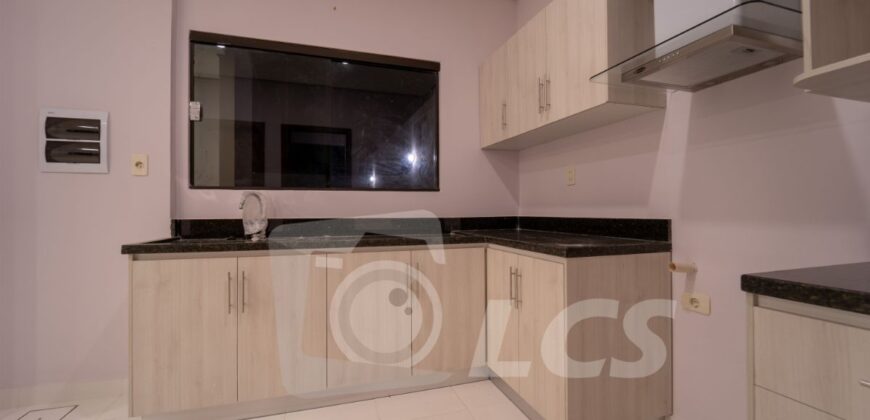 0235 DÚPLEX A ESTRENAR EN LAMBARÉ, ZONA YACHT Y GOLF CLUB