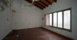 0238 CASA Y SALONES COMERCIALES EN FERNANDO DE LA MORA, ZONA MERCADO DE ABASTO