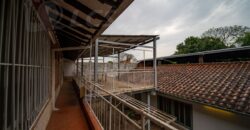 0238 CASA Y SALONES COMERCIALES EN FERNANDO DE LA MORA, ZONA MERCADO DE ABASTO