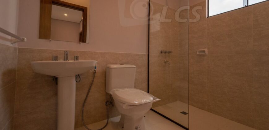 0235 DÚPLEX A ESTRENAR EN LAMBARÉ, ZONA YACHT Y GOLF CLUB