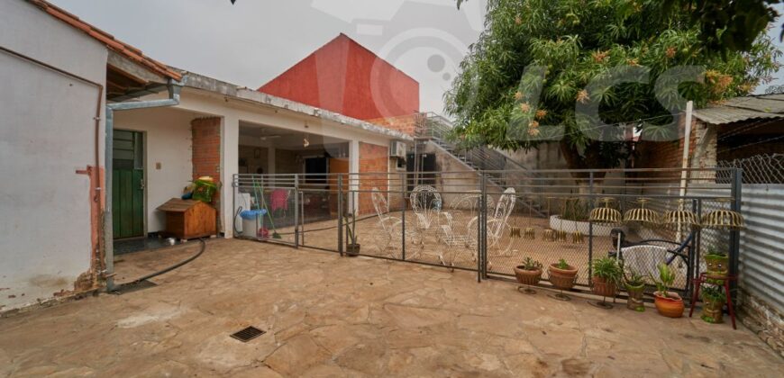 0242 CASA EN LAMBARÉ, BARRIO VALLE APU´A