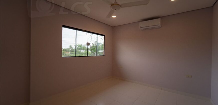 0235 DÚPLEX A ESTRENAR EN LAMBARÉ, ZONA YACHT Y GOLF CLUB