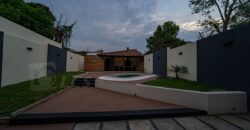 A0210 ALQUILO CASA EN LAMBARÉ, BARRIO KENNEDY