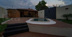 A0210 ALQUILO CASA EN LAMBARÉ, BARRIO KENNEDY