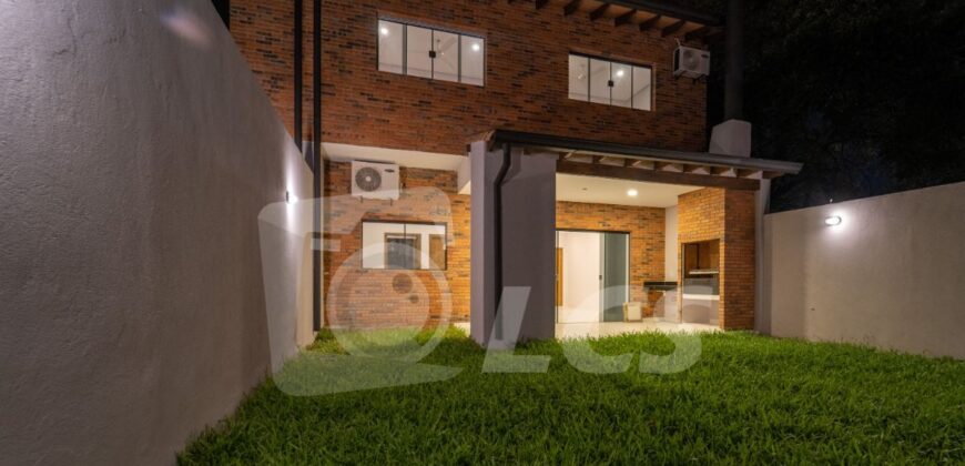 0235 DÚPLEX A ESTRENAR EN LAMBARÉ, ZONA YACHT Y GOLF CLUB