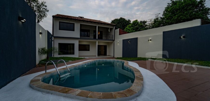 A0210 ALQUILO CASA EN LAMBARÉ, BARRIO KENNEDY