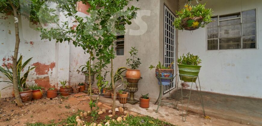 0242 CASA EN LAMBARÉ, BARRIO VALLE APU´A