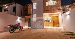 0235 DÚPLEX A ESTRENAR EN LAMBARÉ, ZONA YACHT Y GOLF CLUB