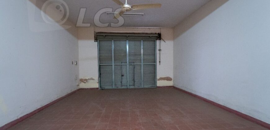 0238 CASA Y SALONES COMERCIALES EN FERNANDO DE LA MORA, ZONA MERCADO DE ABASTO