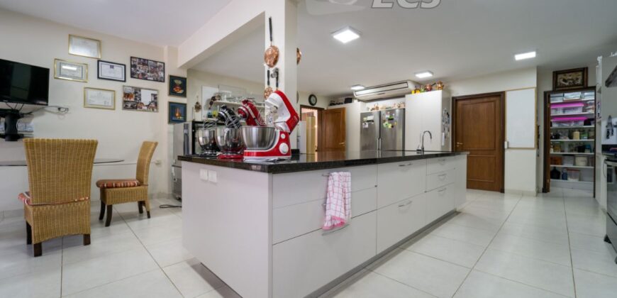 0232 RESIDENCIA EN LAMBARÉ, ZONA YACHT Y GOLF CLUB