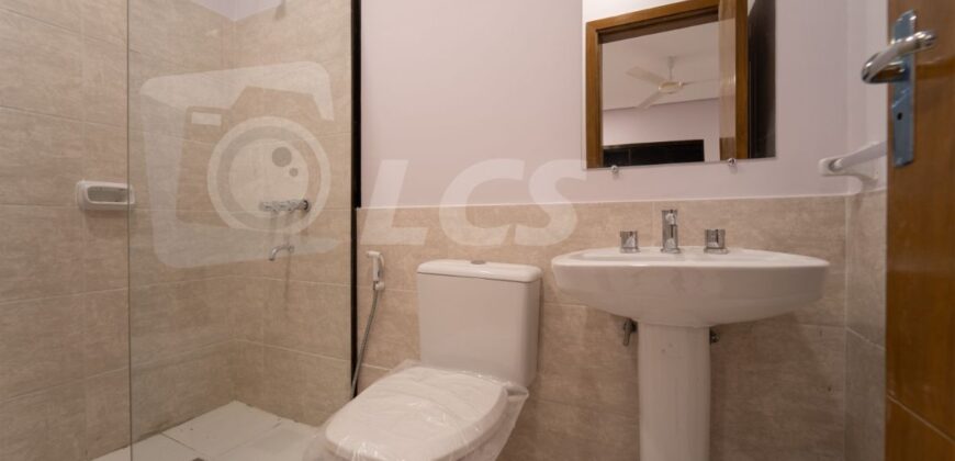 0235 DÚPLEX A ESTRENAR EN LAMBARÉ, ZONA YACHT Y GOLF CLUB