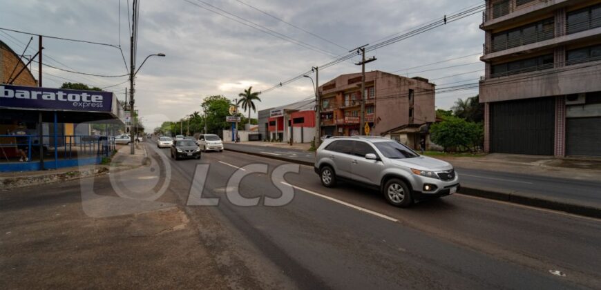 0238 CASA Y SALONES COMERCIALES EN FERNANDO DE LA MORA, ZONA MERCADO DE ABASTO